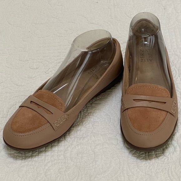 Naturalizer Finley Tan Penny Loafer Flats Sz 8 Suede Leather Round Toe Comfort - Picture 3 of 9